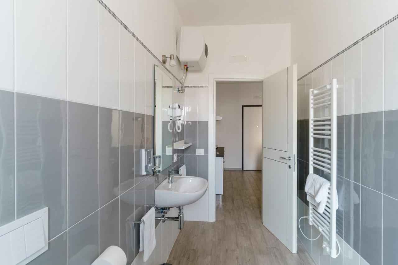 Le Marine Rooms Bisceglie Exterior photo