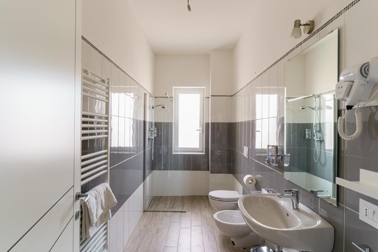 Le Marine Rooms Bisceglie Exterior photo